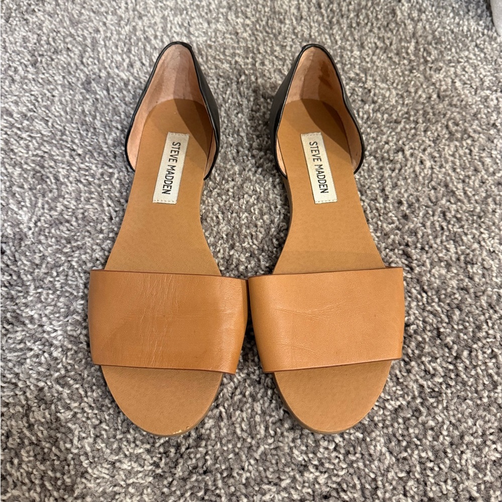 Steve Madden Two-Piece Open-Toe Flats in Tan and Black - Picture 2 of 5